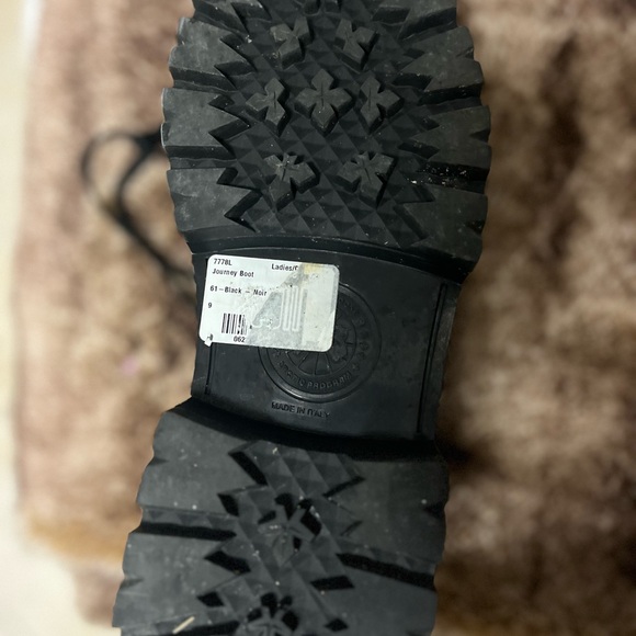 Canada Goose Boots SIZE 9 - Picture 4 of 4